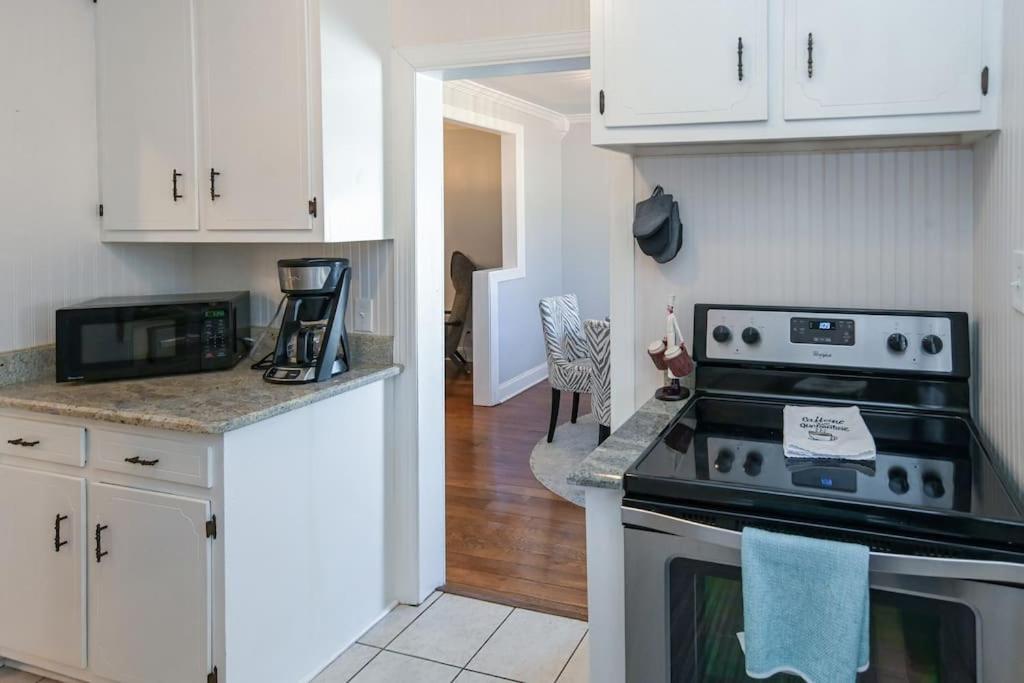 Peaceful Home In Downtown Huntsville With Nice Back Patio! Εξωτερικό φωτογραφία